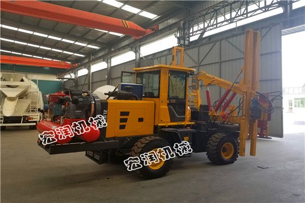 濟寧宏潤護欄打樁機繼續(xù)發(fā)貨河南開封