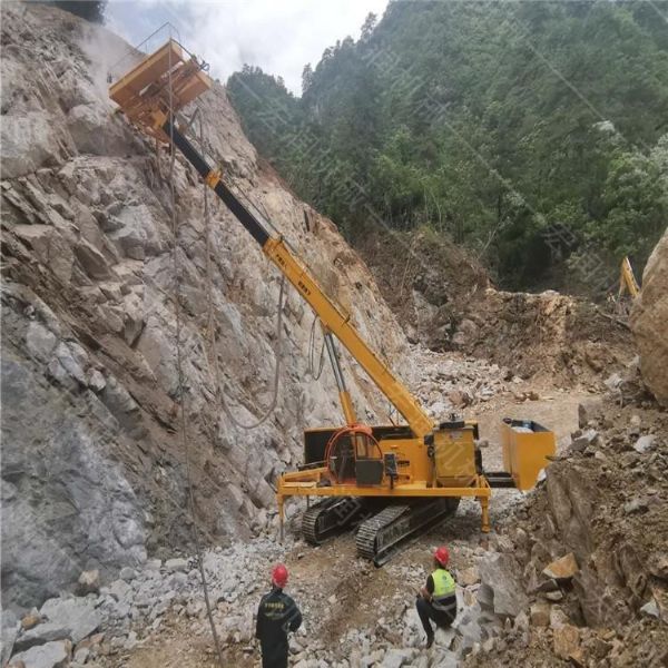 基坑支護錨桿鉆機在重慶施工中